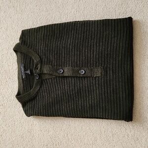 BANANA REPUBLIC Men's Lightweight Merino Wool Henley Style Sweater